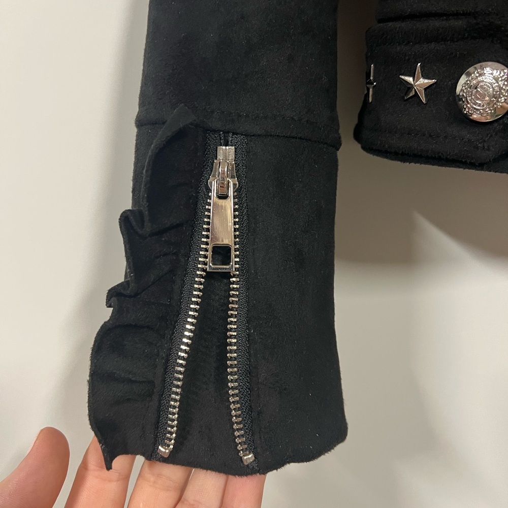 Edgy Black Star-Studded Leather Jacket - Picture 4 of 8